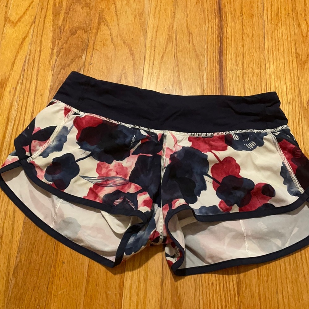 Lululemon Speed Up shorts